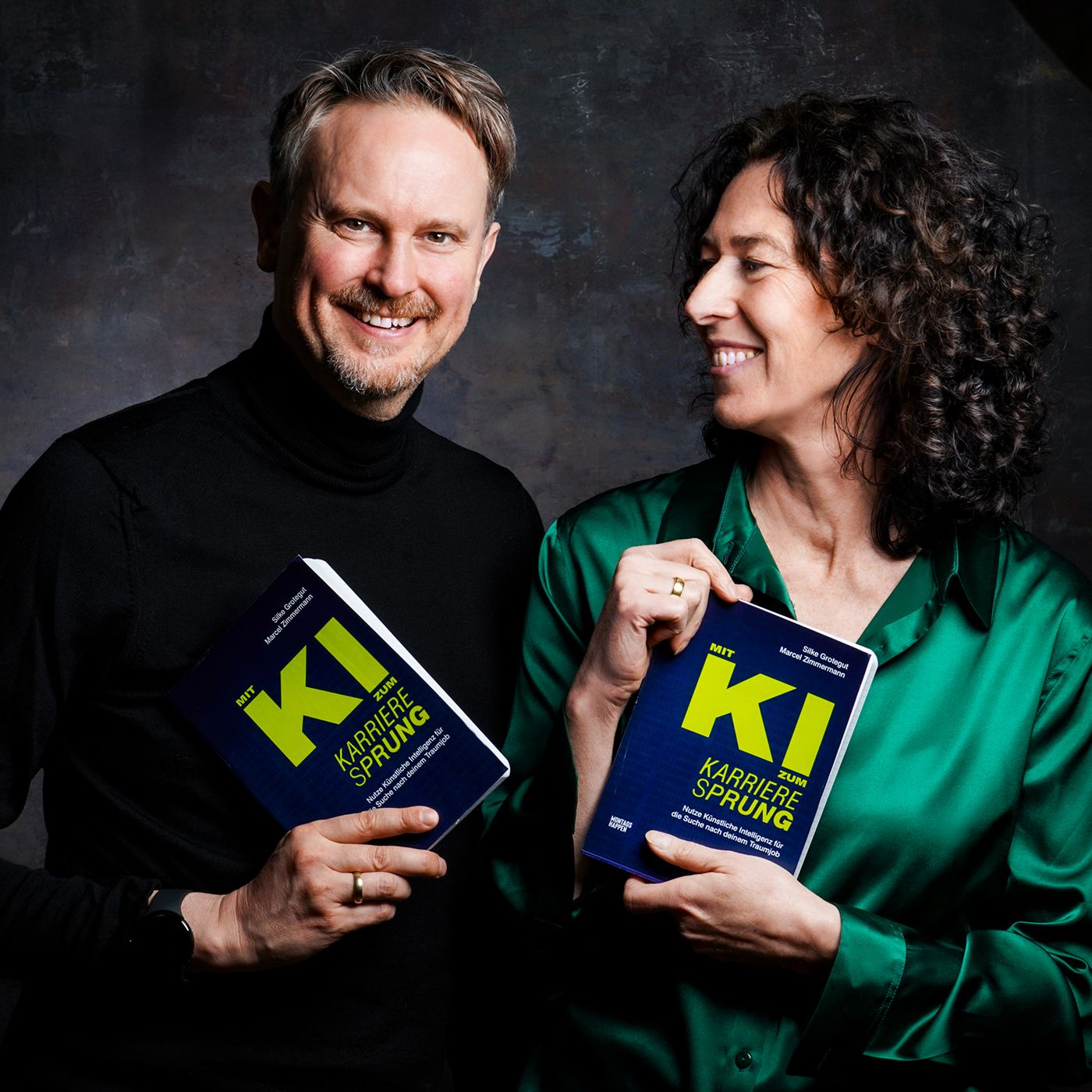 Marcel Zimmermann und Silke Grotegut mit ihrem Buch Mit KI zum Karrieresprung